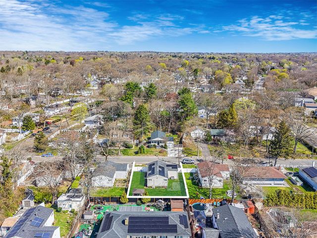 50 Lantern Street, Huntington, NY 11743