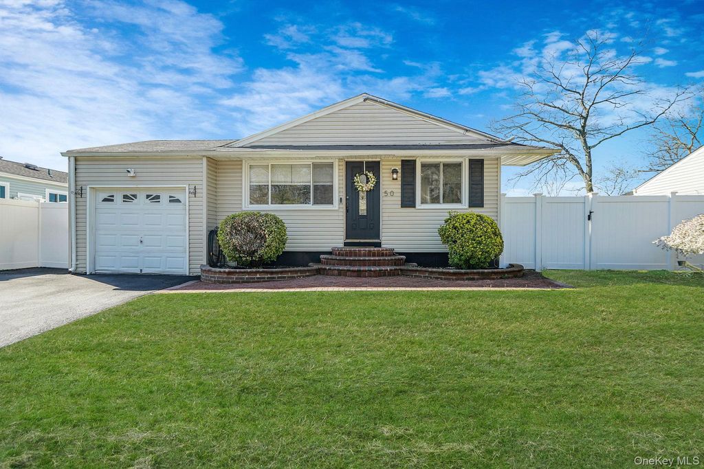 50 Lantern Street, Huntington, NY 11743