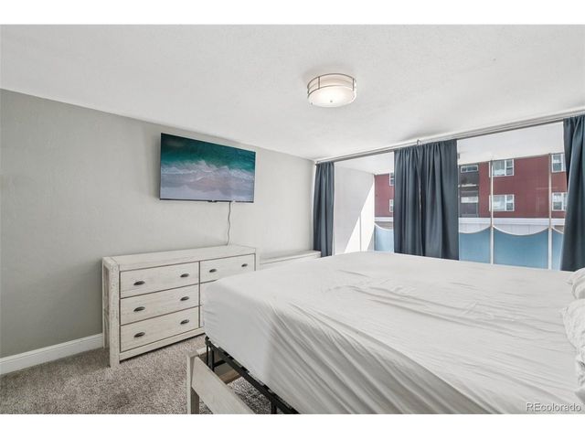 1155 N Ash St 302, Denver, CO 80220