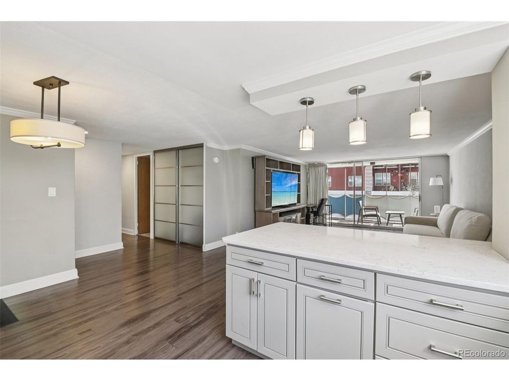 1155 N Ash St 302, Denver, CO 80220