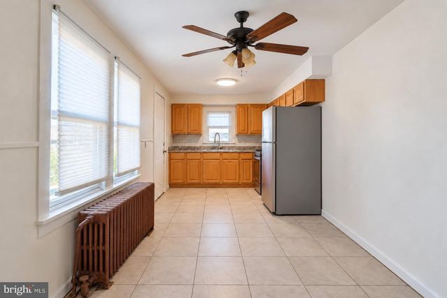 46 E UNION ST, Burlington, NJ 08016