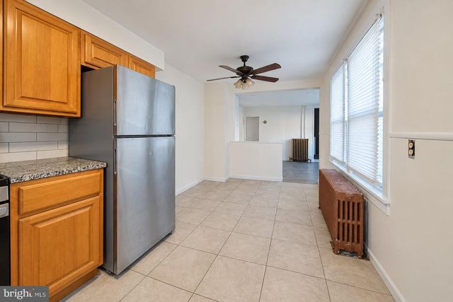 46 E UNION ST, Burlington, NJ 08016