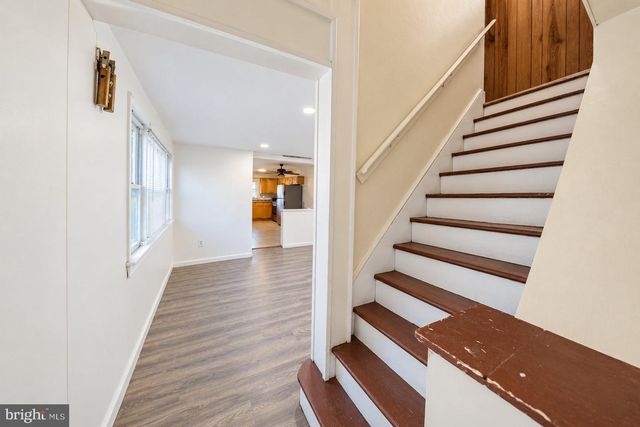 46 E UNION ST, Burlington, NJ 08016