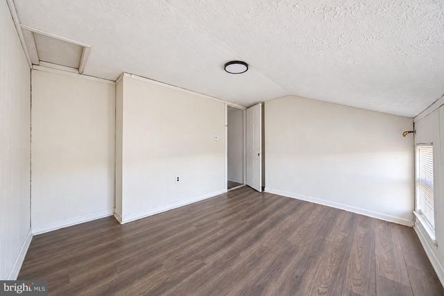 46 E UNION ST, Burlington, NJ 08016