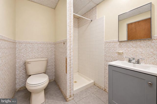 46 E UNION ST, Burlington, NJ 08016