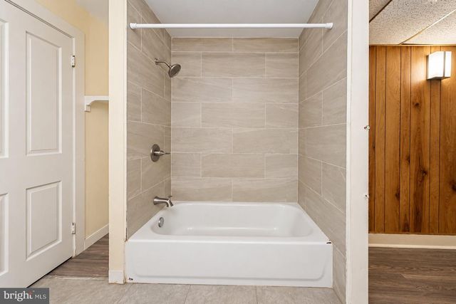 46 E UNION ST, Burlington, NJ 08016