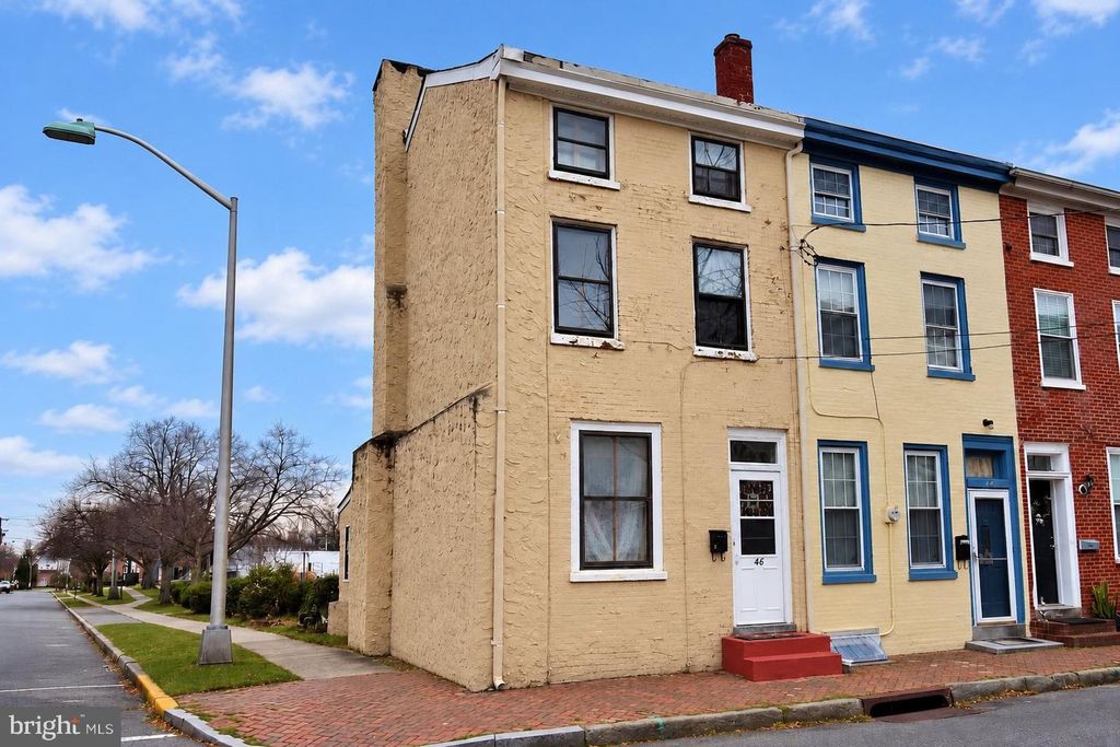 46 E UNION ST, Burlington, NJ 08016