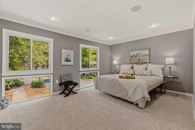 2424 CLOUDCROFT SQ, Reston, VA 20191