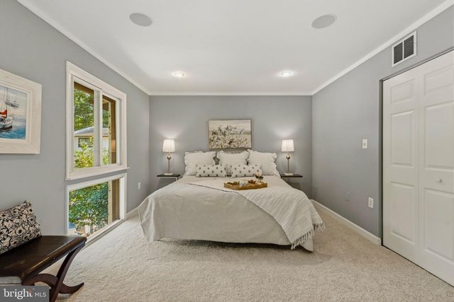 2424 CLOUDCROFT SQ, Reston, VA 20191