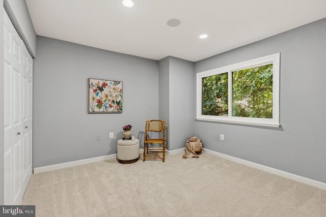2424 CLOUDCROFT SQ, Reston, VA 20191