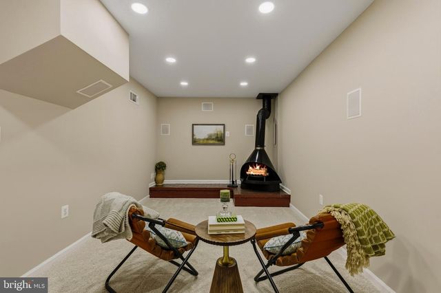 2424 CLOUDCROFT SQ, Reston, VA 20191