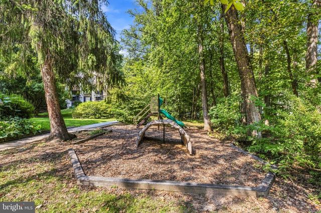 2424 CLOUDCROFT SQ, Reston, VA 20191