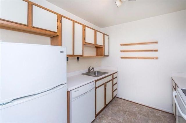735 Clubhouse Drive, Ypsilanti, MI 48197