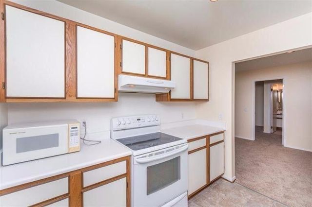 735 Clubhouse Drive, Ypsilanti, MI 48197