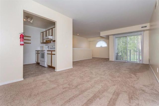 735 Clubhouse Drive, Ypsilanti, MI 48197
