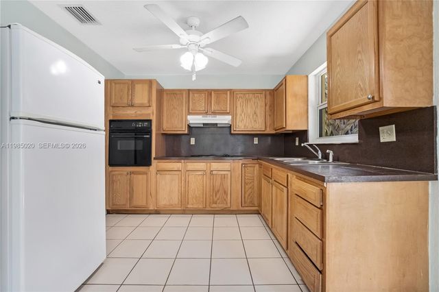340 SE 4th St, Deerfield Beach, FL 33441