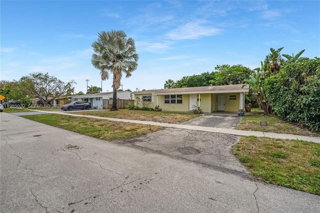 340 SE 4th St, Deerfield Beach, FL 33441