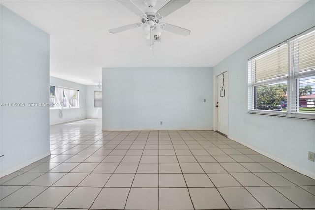 340 SE 4th St, Deerfield Beach, FL 33441
