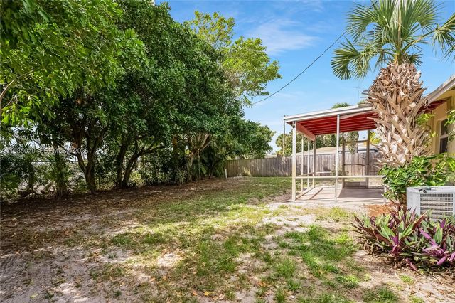 340 SE 4th St, Deerfield Beach, FL 33441