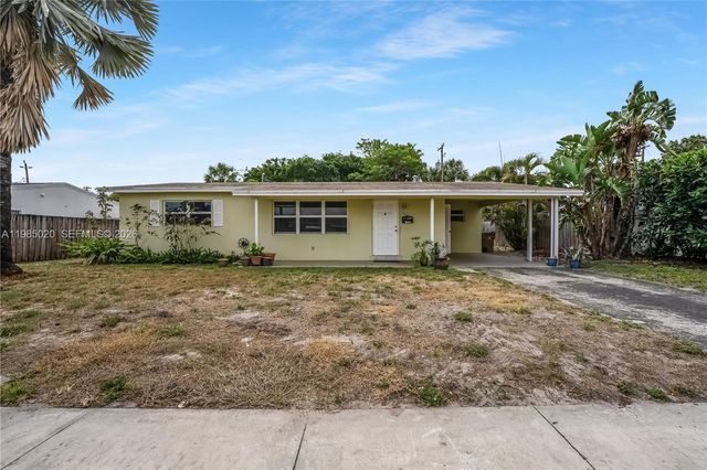 340 SE 4th St, Deerfield Beach, FL 33441