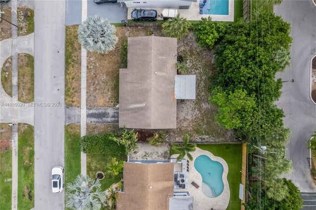 340 SE 4th St, Deerfield Beach, FL 33441