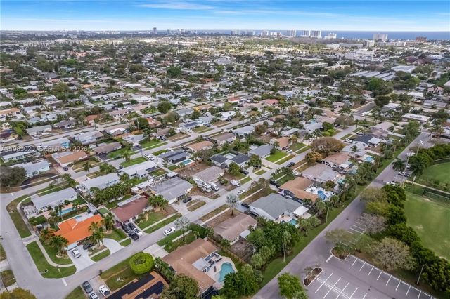 340 SE 4th St, Deerfield Beach, FL 33441