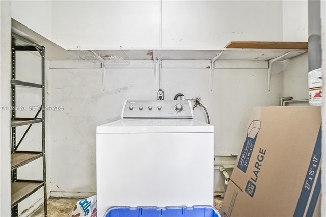 340 SE 4th St, Deerfield Beach, FL 33441