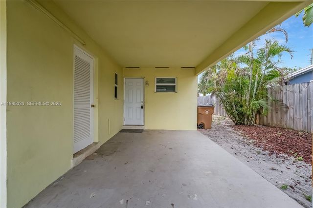 340 SE 4th St, Deerfield Beach, FL 33441