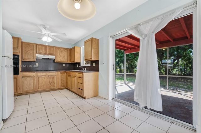 340 SE 4th St, Deerfield Beach, FL 33441