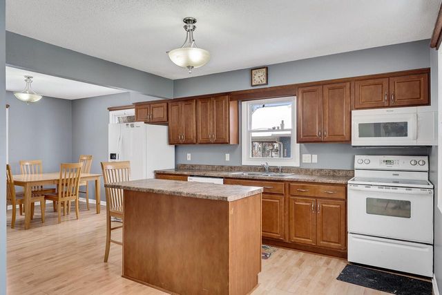 614 13th STREET S, La Crosse, WI 54601