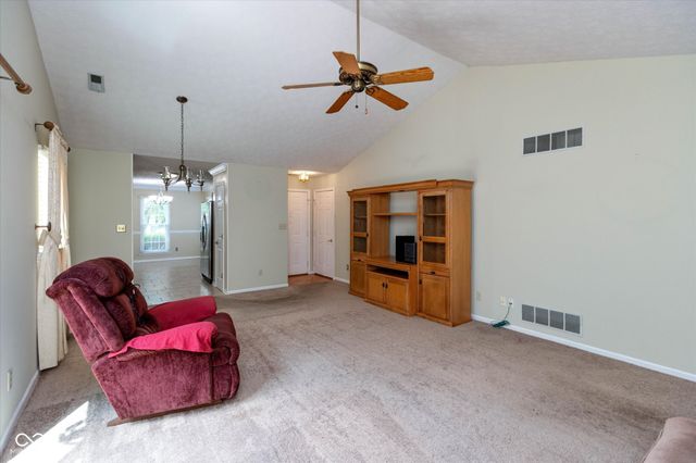 9441 Colony Pointe East, Indianapolis, IN 46250