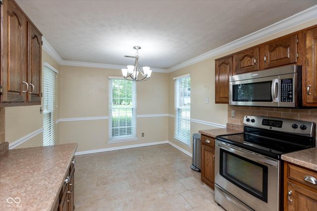 9441 Colony Pointe East, Indianapolis, IN 46250