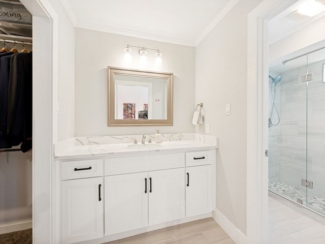 7711 Turnberry Lane, Dallas, TX 75248