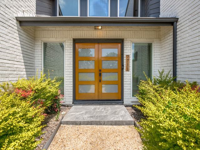 7711 Turnberry Lane, Dallas, TX 75248