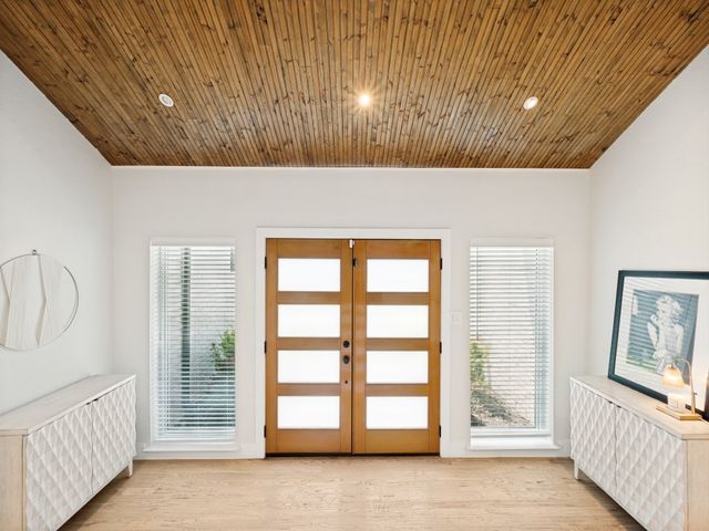 7711 Turnberry Lane, Dallas, TX 75248