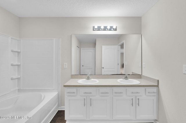 1983 PEBBLE POINT Drive, Green Cove Springs, FL 32043