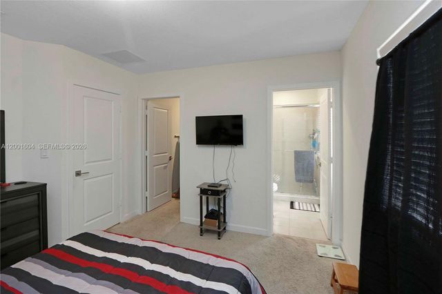 2432 SE 10th Ct ., Homestead, FL 33035