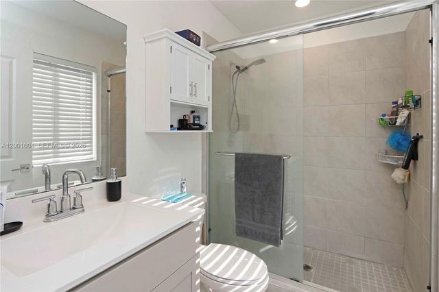 2432 SE 10th Ct ., Homestead, FL 33035