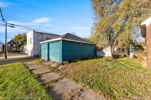 64 E Cicotte Street, River Rouge, MI 48218