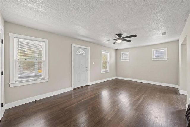 5019 Agnes Avenue, Kansas City, MO 64130