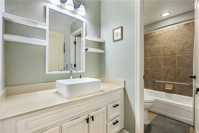 2665 N Sierra Avenue, Fayetteville, AR 72703