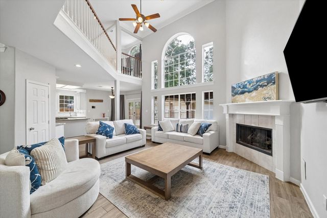 2214 Deer Cove Trail, Kingwood, TX 77339
