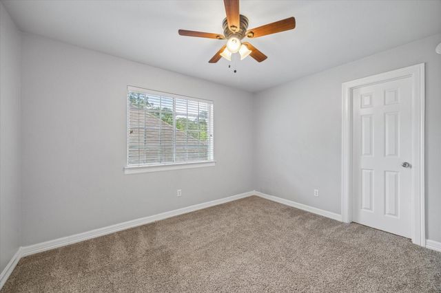 2214 Deer Cove Trail, Kingwood, TX 77339