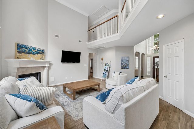 2214 Deer Cove Trail, Kingwood, TX 77339