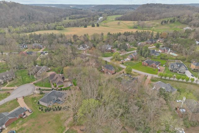465 Harpeth Meadows Dr, Kingston Springs, TN 37082