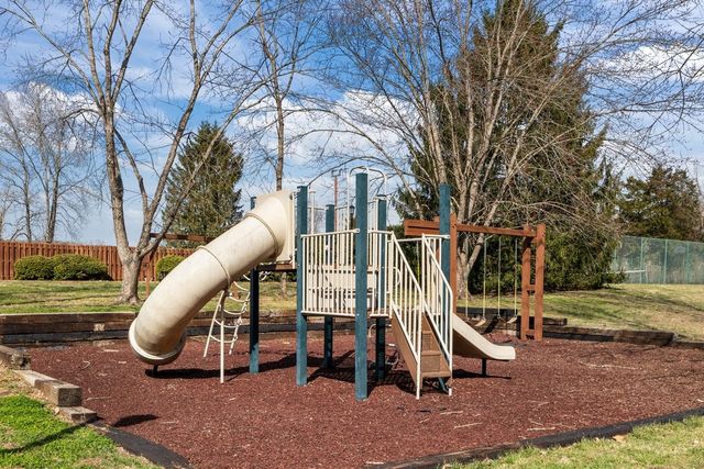 465 Harpeth Meadows Dr, Kingston Springs, TN 37082