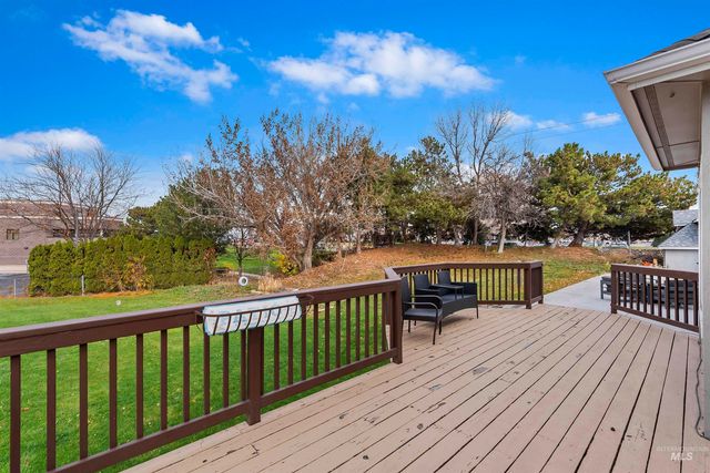 3160 E Springwood, Meridian, ID 83642