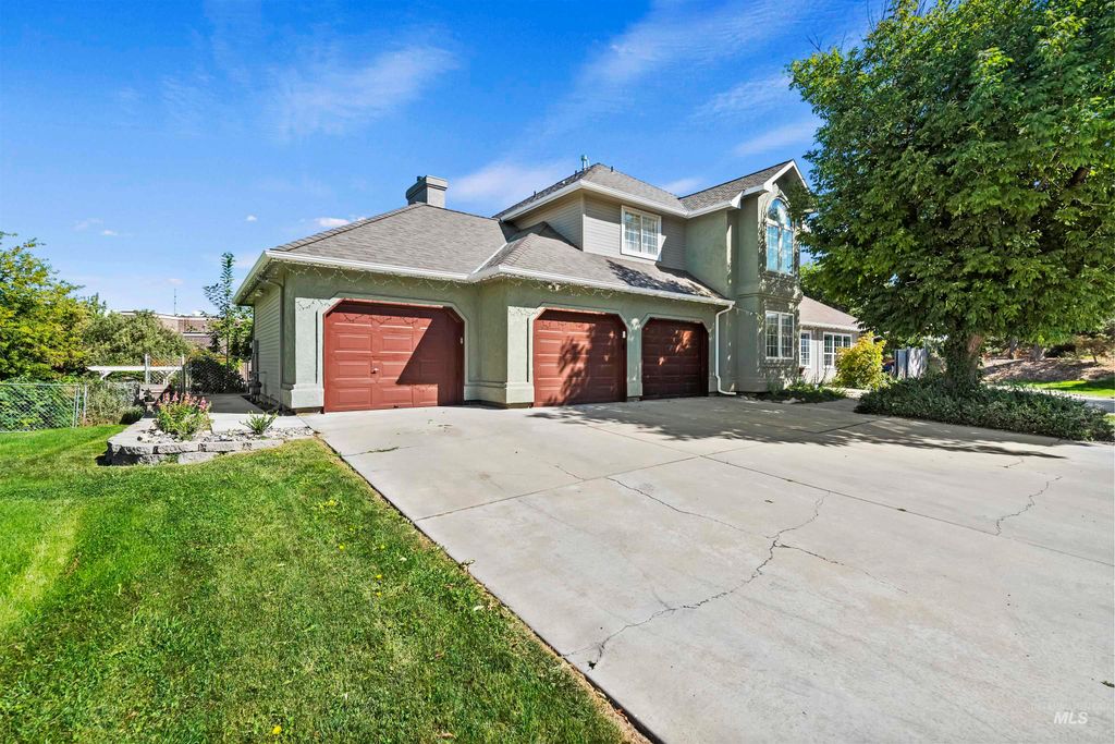 3160 E Springwood, Meridian, ID 83642