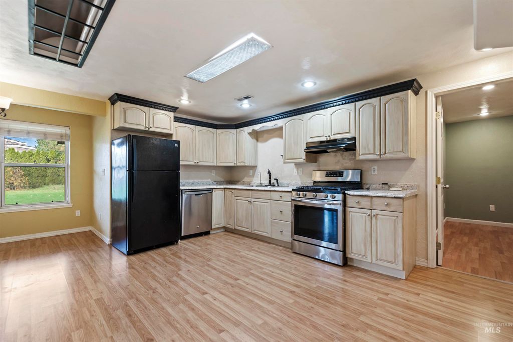 3160 E Springwood, Meridian, ID 83642 photo 16