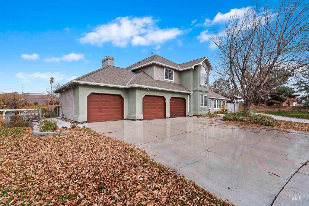 3160 E Springwood, Meridian, ID 83642 photo 2